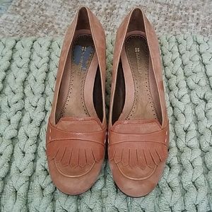 Naturalizer suede pumps